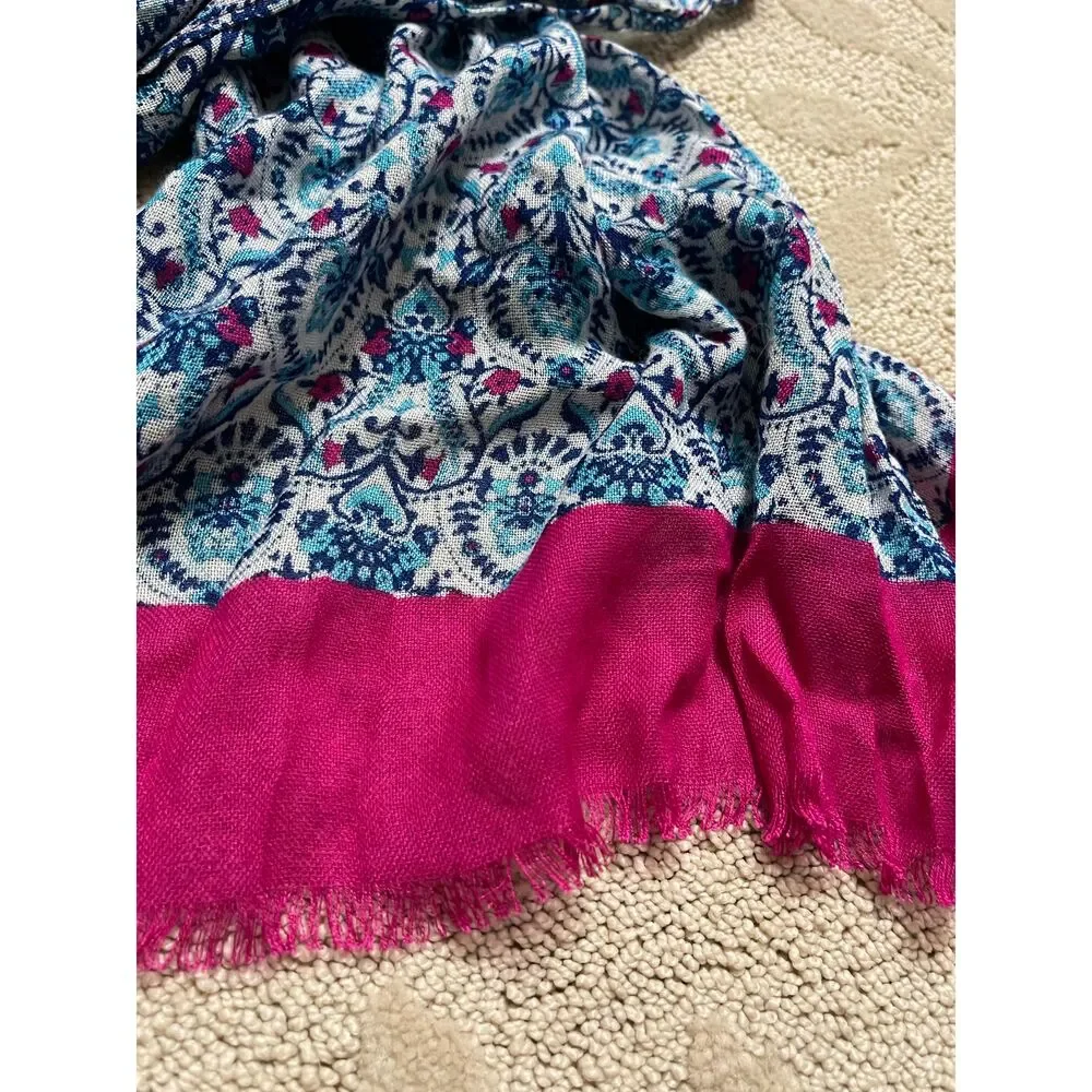 Boutique blue white